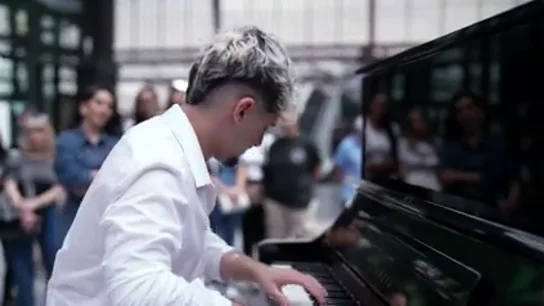 Juan Pedro Fernández sorprende tocando 'Orobroy' de Dorantes: "El flamenco me hace sentir libre" Juan Pedro Fernández sorprende tocando 'Orobroy' de Dorantes: "El flamenco me hace sentir libre"