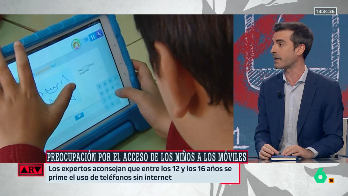Pablo Simón advierte sobre el acceso de los móviles a los niños: "Son una especie de máquinas tragaperras" Pablo Simón advierte sobre el acceso de los móviles a los niños: "Son una especie de máquinas tragaperras"