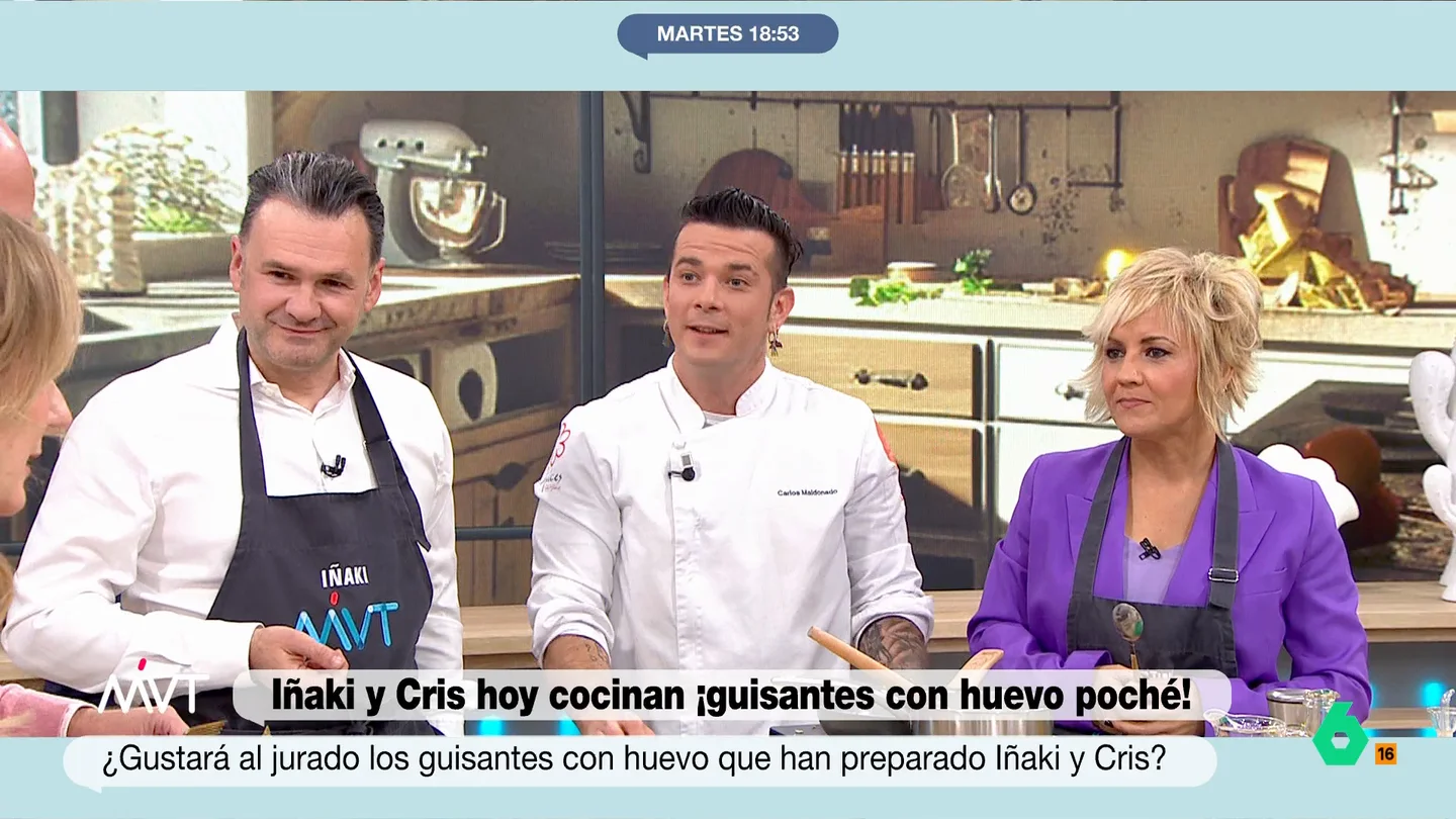 Iñaki López, tras el voto negativo de Gonzalo Miró a sus huevos poché: "A partir de ahora solo comentarás partidos del Real Madrid" El colaborador ha valorado negativamente el plato elaborado por el presentador de Más Vale Tarde. "El guisante esta duro y el huevo no se rompe... adivina", le ha dicho Gonzalo a Iñaki, algo que ha enfadado al presentador.