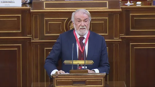 Mayor Oreja, sobre el aborto Mayor Oreja durante su ponencia en una cumbre ultraderechista y abortista en el Senado