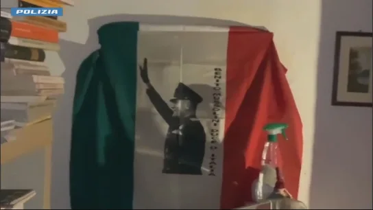 La Policía italiana desmantela un grupo neonazi y supremacista cuyo plan era "instaurar un nuevo régimen de raza aria" La Policía italiana desmantela un grupo neonazi y supremacista cuyo plan era "instaurar un nuevo régimen de raza aria"