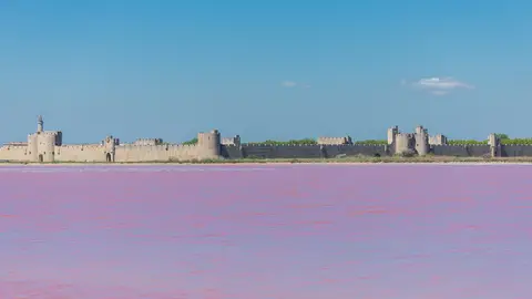 Ciudad medieval de Aigues-Mortes, en Francia Ciudad medieval de Aigues-Mortes, en Francia