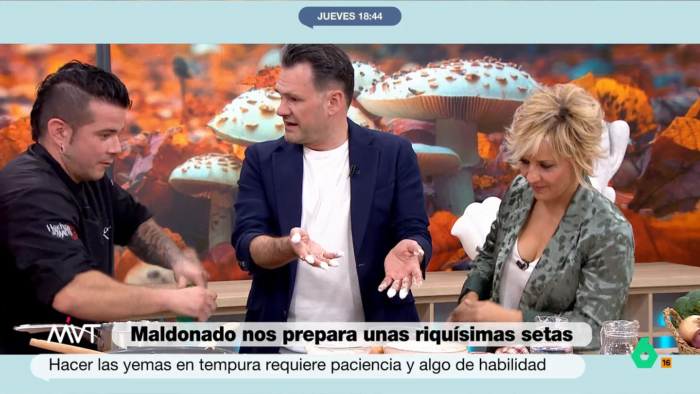 Iñaki López intenta replicar a Maldonado y hace una yema de huevo en tempura Iñaki López se atreve con la elaboración más complicada del plato de hoy de Carlos Maldonado: hacer una yema de huevo en tempura. ¿Lo conseguirá? El resultado después de ponerse con 'las manos en la masa', en este vídeo.