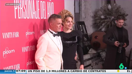Alejandro Sanz posa con Candela Márquez en los Premios Vanity Fair: "Es una mujer increíble" Alejandro Sanz posa con Candela Márquez en los Premios Vanity Fair: "Es una mujer increíble"