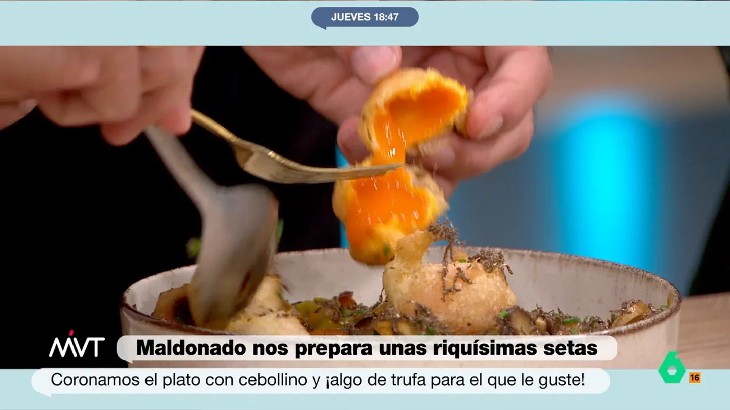 Carlos Maldonado prepara en Más Vale Tarde un plato digno de su estrella Michelin: setas con yema de huevo en tempura Carlos Maldonado se supera un día más y cocina en Más Vale Tarde un plato simplemente espectacular que también pasa el filtro de saludable para el nutricionista Pablo Ojeda. La receta paso a paso, en este vídeo.