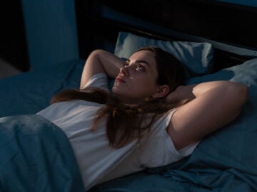Mujer con insomnio