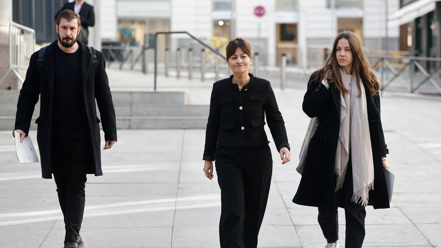 La ministra de Juventud e Infancia llega a la reunión con el PP y los Ejecutivos de Canarias y Ceuta La ministra de Juventud e Infancia llega a la reunión con el PP y los Ejecutivos de Canarias y Ceuta