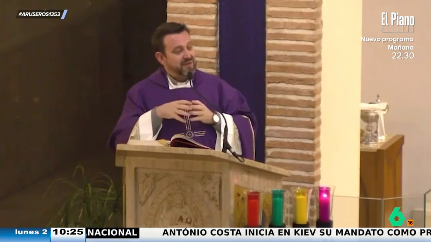 El cura de Valdepeñas, sobre las cenas de Navidad: "Estás con gente con la que no te llevas bien todo el año" El cura de Valdepeñas, sobre las cenas de Navidad: "Estás con gente con la que no te llevas bien todo el año"