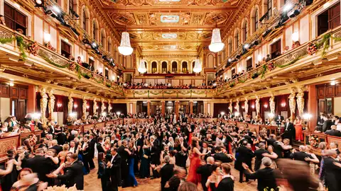 Baile de la Filarmónica en ela Sala Dorada del Musikverein Baile de la Filarmónica en ela Sala Dorada del Musikverein