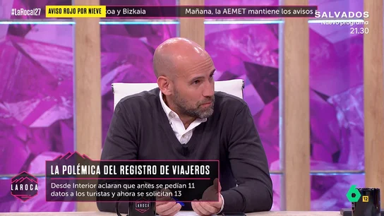 Gonzalo Miró, sobre los nuevos datos del registro de viajeros: "Si haces la reserva por internet, tienes que dar tu email" 'La Roca' debate sobre el nuevo registro de viajeros, que exige hasta 28 nuevos datos y que ha recibido opiniones a favor y en contra. Una de ellas es la de Gonzalo Miró, que en este vídeo reflexiona sobre la polémica.