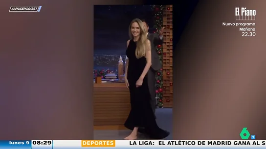 El viral de Angelina Jolie en el que explica por qué está descalza con Jimmy Fallon El viral de Angelina Jolie en el que explica por qué está descalza con Jimmy Fallon