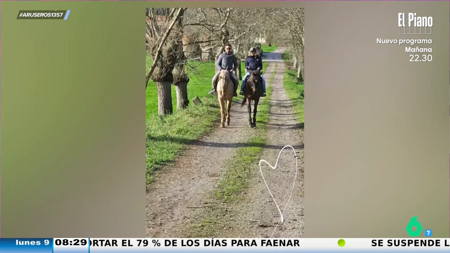 Álvaro Muñoz Escassi y Sheila Casas pasean a caballos juntos en Cantabria Álvaro Muñoz Escassi y Sheila Casas pasean a caballos juntos en Cantabria