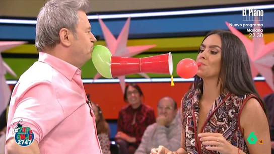 Globos, vasos y caos: los zapeadores se atreven con el último reto viral Globos, vasos y caos: los zapeadores se atreven con el último reto viral