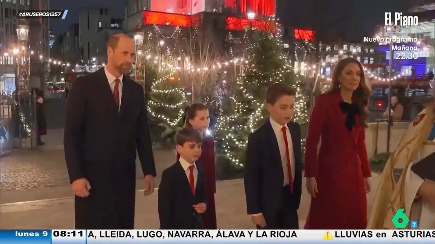 Kate Middleton brilla de rojo junto al príncipe Guillermo y sus hijos en el concierto de Navidad Kate Middleton brilla de rojo junto al príncipe Guillermo y sus hijos en el concierto de Navidad