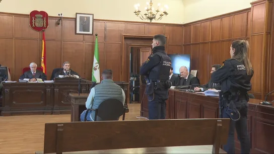 El joven acusado de asesinar de un disparo a su novia -menor de edad y embarazada- en la localidad de El Rubio en febrero de 2023, es enjuiciado este martes por un jurado popular en la Audiencia de Sevilla El joven acusado de asesinar de un disparo a su novia -menor de edad y embarazada- en la localidad de El Rubio en febrero de 2023, es enjuiciado este martes por un jurado popular en la Audiencia de Sevilla