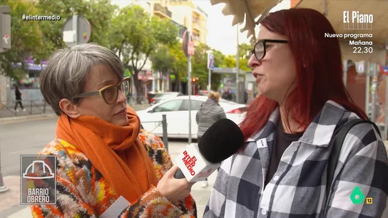 Una vecina de barrio obrero, sobre la relación con su casero: "Gracias a este piso he sabido cómo cambiar un grifo" Thais Villas visita un barrio rico y un barrio obrero para hablar sobre la vivienda. En este vídeo, pregunta a los vecinos de una y otra zona cómo es su relación con su casero o qué tal se portan si son ellos los arrendadores.