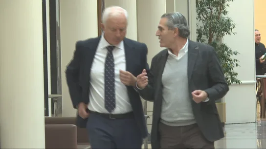 Tensión entre senadores del PP Tensión entre senadores del PP