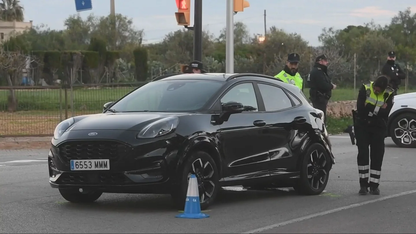 Un hombre mata a una mujer a puñaladas delante de su hija mientras conducía y sufre un accidente en Mallorca Un hombre mata a una mujer a puñaladas delante de su hija mientras conducía y sufre un accidente en Mallorca