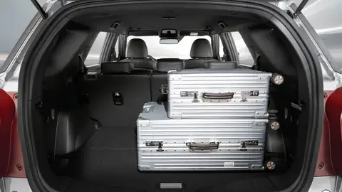 No encontrarás un SUV más pequeño que tenga tanto maletero como una furgoneta, y te lo puedes llevar por 185 €/mes KGM Tivoli Grand