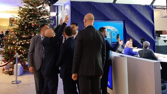 Tertsch y Buxadé (Vox) intentan boicotear una charla de Zapatero sobre violencia machista en la Eurocámara Tertsch y Buxadé (Vox) intentan boicotear una charla de Zapatero sobre violencia machista en la Eurocámara