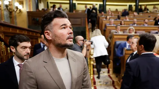 El portavoz de ERC, Gabriel Rufián, durante la sesión de control al Gobierno que se celebra este miércoles en el Congreso. El portavoz de ERC, Gabriel Rufián, durante la sesión de control al Gobierno que se celebra este miércoles en el Congreso.