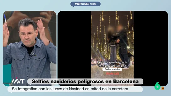 Iñaki López opina sobre los peligrosos selfies en el paseo de Gracia "Podemos hacer risas porque no ha habido de momento ningún atropello, pero estamos tentando a la suerte", comenta Iñaki López en este vídeo después de ver a decenas de personas invadir el paseo de Gracia para hacerse un selfie navideño.