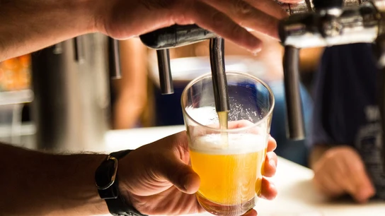 Imagen de cerveza de barril. Imagen de cerveza de barril.