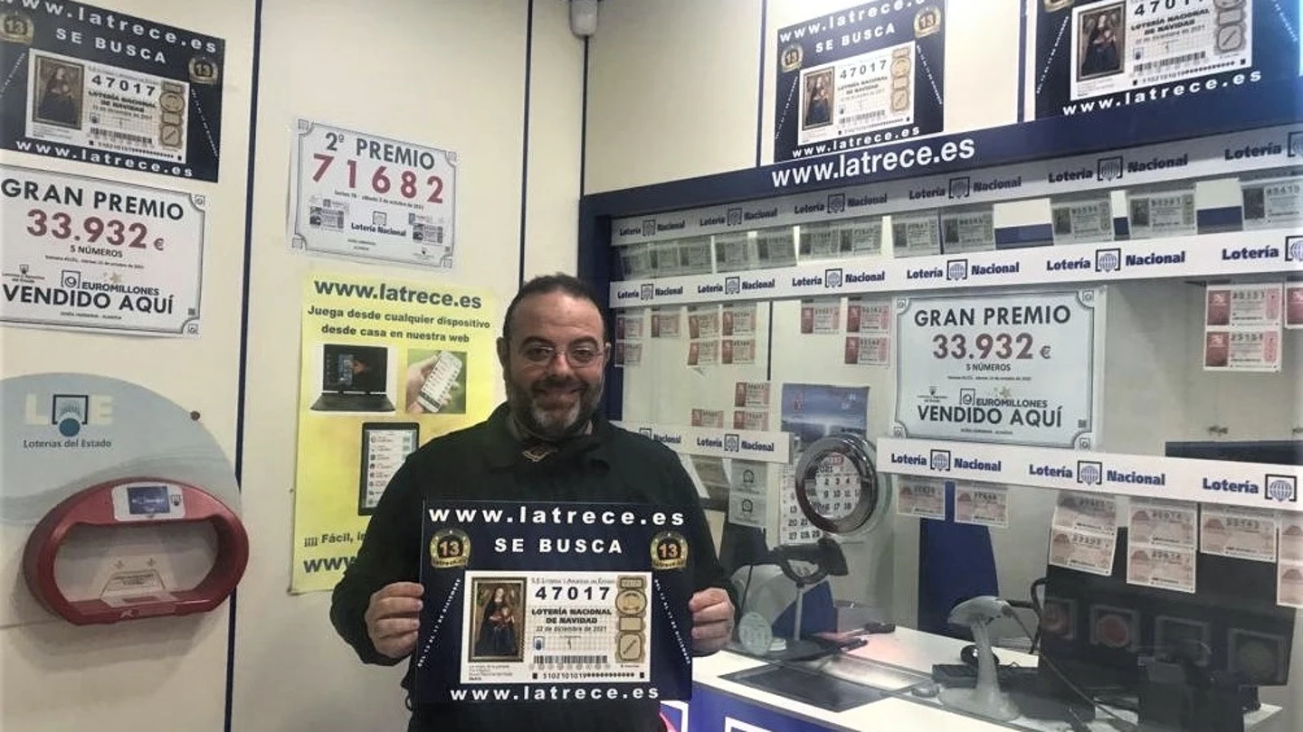 Jesús Ibáñez, responsable de la administración de lotería 13 'La trece' de Almería. Jesús Ibáñez, responsable de la administración de lotería 13 'La trece' de Almería.