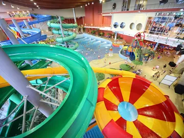Parque acuático cubierto Parque acuático cubierto