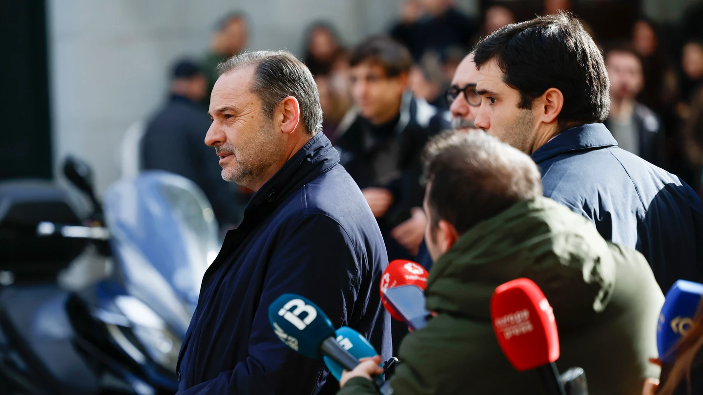 El exministro de Transportes José Luis Ábalos tras prestar declaración voluntaria en el caso Koldo El exministro de Transportes José Luis Ábalos tras prestar declaración voluntaria en el caso Koldo