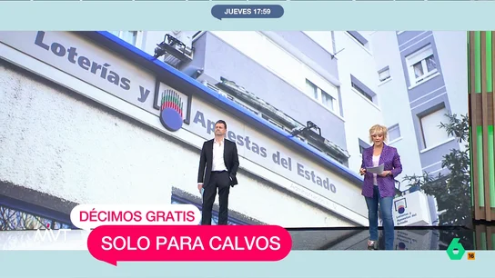 Cristina Pardo reacciona al curioso 'ritual' en una administración de Loterías Una administración de Sant Boi de Llobregat, en Barcelona, además de regalar 25 décimos a los calvos de la localidad, ha contratado a un hombre para que los clientes le pasen los décimos por la cabeza. La reacción de Cristina Pardo, en este vídeo.