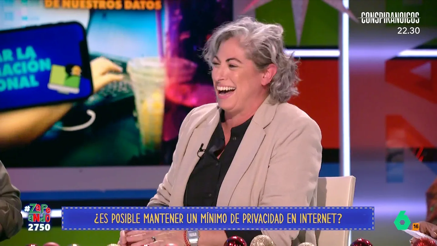 ¿Es posible mantener un mínimo de privacidad en Internet? Estas son las recomendaciones de una experta en IA Cristina Aranda indica que con pautas sencillas como tener varias contraseñas o borrar la caché del navegador es posible tener una mayor privacidad. No te pierdas sus consejos en el vídeo principal.