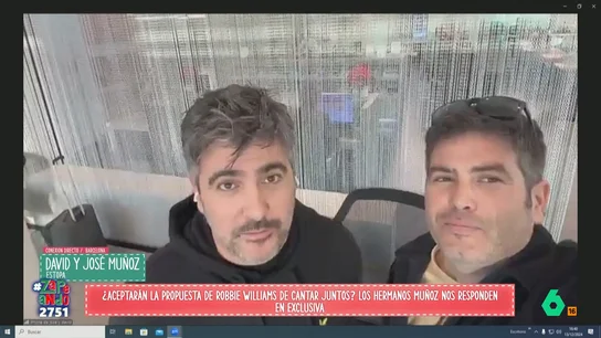 ¿Van a cantar los Estopa con Robbie Williams? Esto han respondido los hermanos Muñoz en Zapeando David y José conectan con Zapeando para hablar del momentazo generado por Eva Soriano con el cantante británico Robbie Williams. ¿Han recogido el guante los Estopa del artista? Descúbrelo en el vídeo principal.