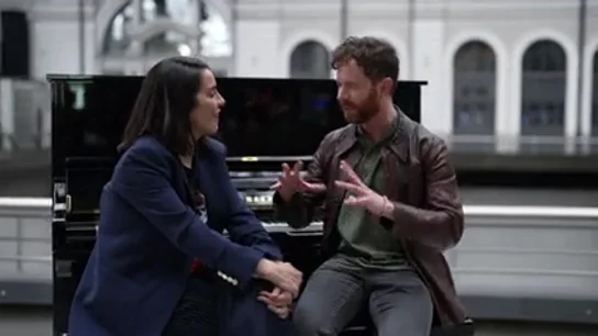 El desgarrador tango de Gerard, el pianista irlandés que vino a España buscando "un país amable" para vivir en libertad El desgarrador tango de Gerard, el pianista irlandés que vino a España buscando "un país amable" para vivir en libertad