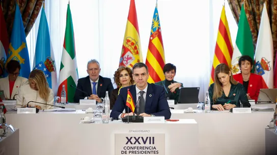 El jefe del Ejecutivo, Pedro Sánchez, preside la reunión de la XXVII Conferencia de Presidentes este viernes en el Palacio de la Magdalena, en Santander. El jefe del Ejecutivo, Pedro Sánchez, preside la reunión de la XXVII Conferencia de Presidentes este viernes en el Palacio de la Magdalena, en Santander.