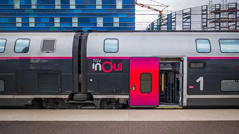 TGV INOUI, el tren de alta velocidad operado por SNCF Voyageurs TGV INOUI, el tren de alta velocidad operado por SNCF Voyageurs