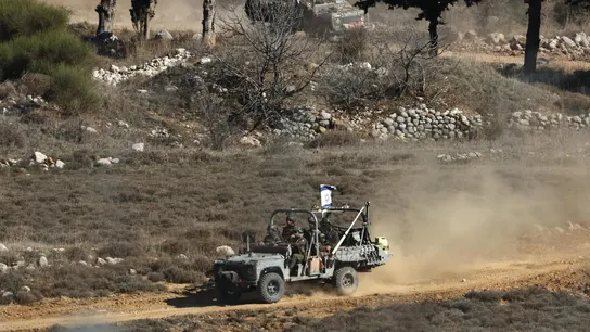 Tropas israelíes en el lado sirio de la frontera entre Israel y Siria. Tropas israelíes en el lado sirio de la frontera entre Israel y Siria.