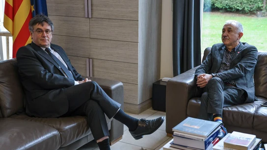 El secretario general de la UGT, Pepe Álvarez (d), se reúne en Waterloo con el presidente de Junts per Catalunya, Carles Puigdemont (i) El secretario general de la UGT, Pepe Álvarez (d), se reúne en Waterloo con el presidente de Junts per Catalunya, Carles Puigdemont (i)