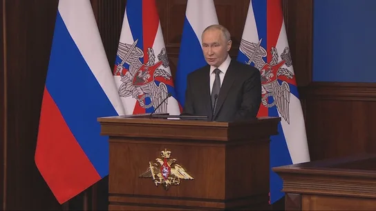 La Unión Europea sanciona a 16 personas y tres entidades vinculadas con Putin por su participación en la guerra híbrida El presidente ruso, Vladímir Putin, durante una rueda de prensa