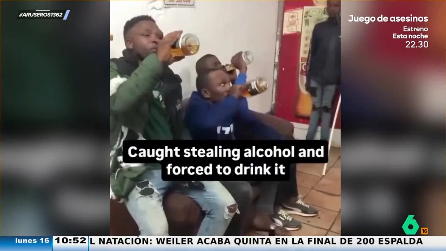 Pillan a un grupo de jóvenes robando alcohol y les obligan a beberse hasta la última gota Pillan a un grupo de jóvenes robando alcohol y les obligan a beberse hasta la última gota