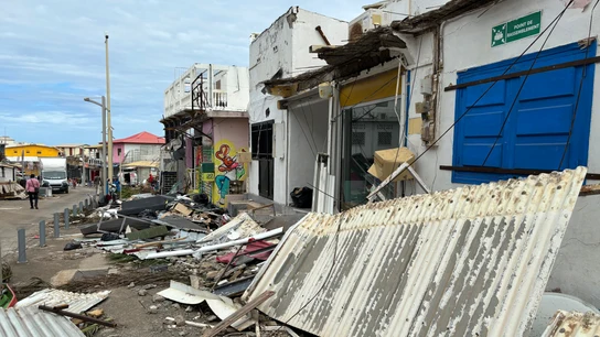 Devastación en la capital de las islas Mayotte tras el paso del ciclón Chido. Devastación en la capital de las islas Mayotte tras el paso del ciclón Chido.