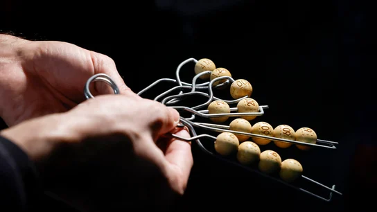 Bolas que se utilizan en el Sorteo Extraordinario de Lotería de Navidad y que junto a los bombos y demás elementos necesarios para el sorteo han llegado este viernes al Teatro Real. EFE/ J.P.Gandul