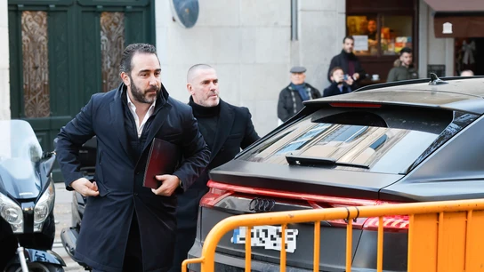 Aldama llega al Supremo acompañado de Dani Desokupa Aldama llega al Supremo acompañado de Dani Desokupa