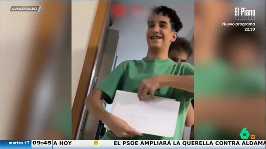 Intenta convencer a su padrastro para que se case con su madre: "El niño ha visto 'Love Actually'" Intenta convencer a su padrastro para que se case con su madre: "El niño ha visto 'Love Actually'"