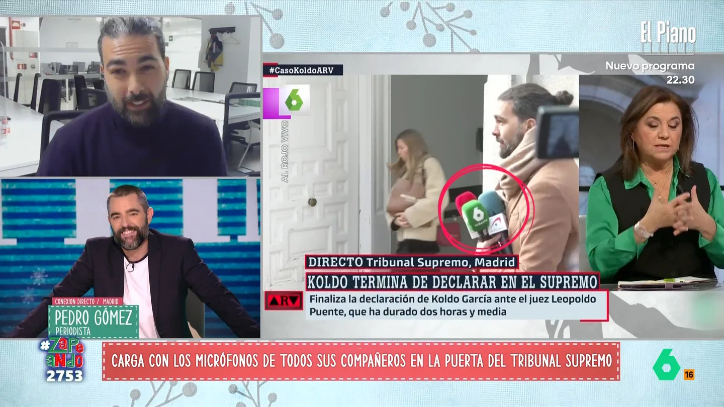 Pedro Gómez, periodista, explica el origen de su imagen con varios micrófonos en el Supremo: "Es un gesto entre compañeros" Pedro Gómez, periodista, explica el origen de su imagen con varios micrófonos en el Supremo: "Es un gesto entre compañeros"
