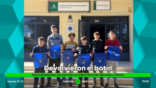 Los seis estudiantes de Sevilla que encontraron un sobre con décimos de Lotería de Navidad y dinero y buscaron al dueño Los seis estudiantes de Sevilla que encontraron un sobre con décimos de Lotería de Navidad y dinero y buscaron al dueño