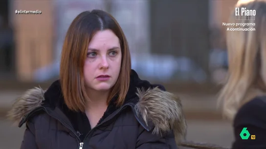 Saray, hija de un desaparecido por la DANA: "Hay gente sin vivienda y los políticos se han subido el sueldo" Andrea Ropero charla con la hija de Francisco Ruiz, uno de los tres desaparecidos tras el temporal que azotó Valencia. Saray manifiesta su indignación con la administración, que, como indica, no se ha puesto en contacto con ellos.