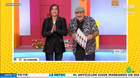 El divertido momento de Gloria Santoro con una invitada que recuerda a Doña Rogelia El divertido momento de Gloria Santoro con una invitada que recuerda a Doña Rogelia