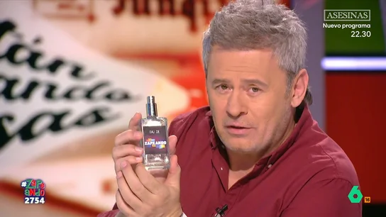 ¿A qué huele la televisión? Miki Nadal 'presenta' 'Eau de Zapeando': "Ya en los mejores mercadillos" ¿A qué huele la televisión? Miki Nadal 'presenta' 'Eau de Zapeando': "Ya en los mejores mercadillos"