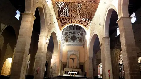 Interior de la Basílica de Santa María de los Reales Alcázares de Úbeda Interior de la Basílica de Santa María de los Reales Alcázares de Úbeda